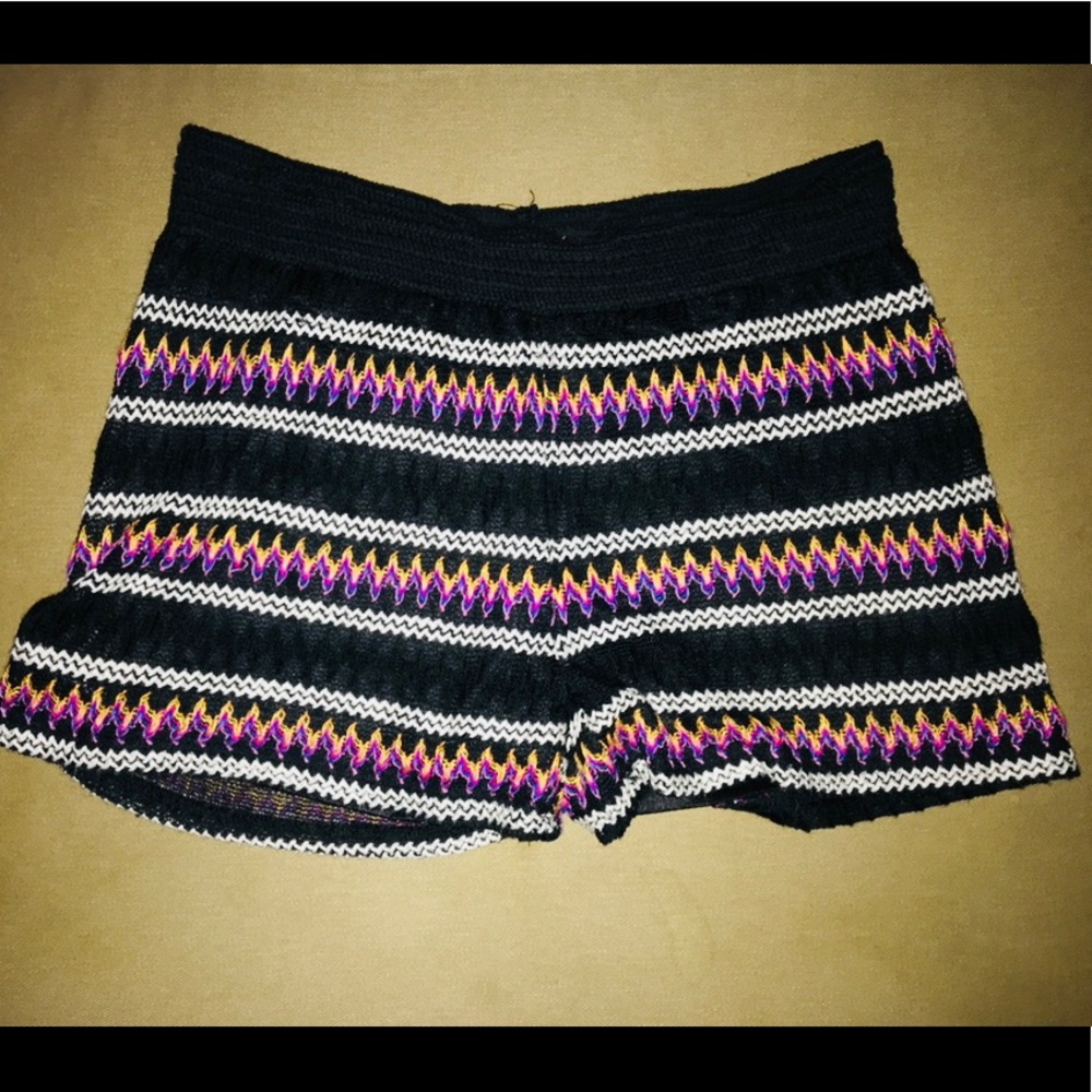 Adorable Umgee Knit Shorts SzL
